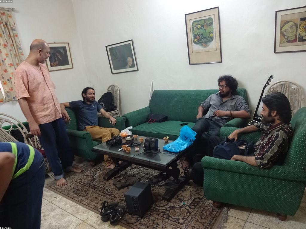 សំណួរដែលលើកឡើងសម្រាប់ការពិចារណាដ៏ជ្រាលជ្រៅ