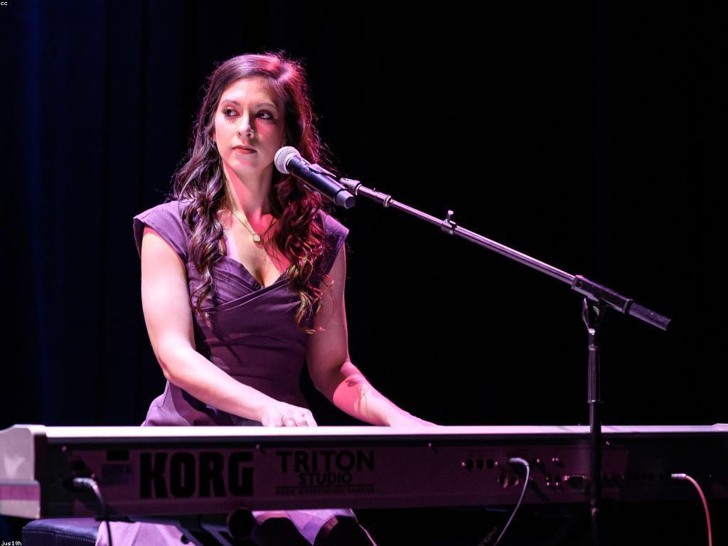 គុណវិបត្តិនៅក្នុងការសម្តែងល្ខោន